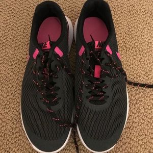 Nike Size 6.5 Running Shoes